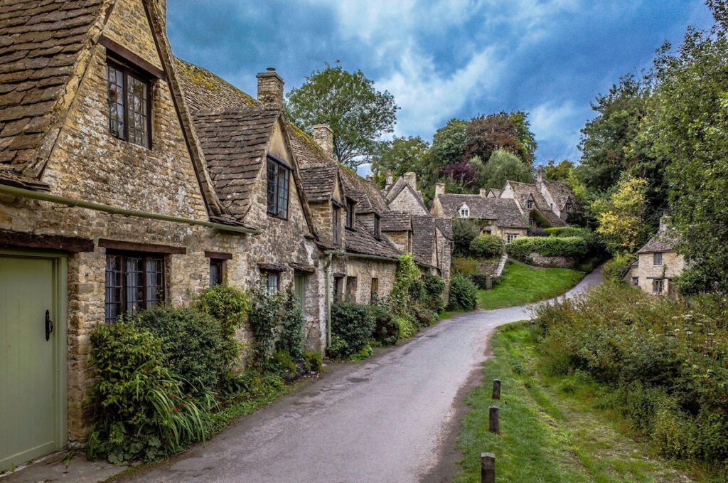 6 Unforgettable Road Trips Around The Cotswolds in a Campervan