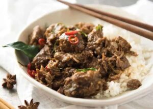 5 Mouthwatering Ways to Indulge in Beef Rendang Bliss in Bali, Indonesia